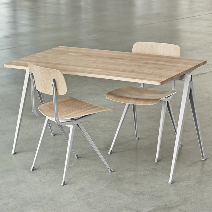 HAY Pyramid tafel 01 - beige stalen frame