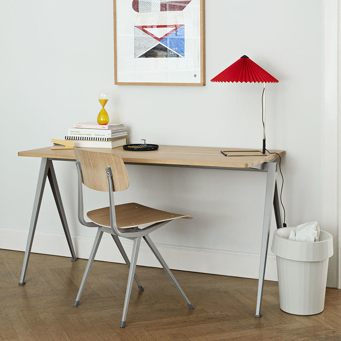 HAY Pyramid tafel 01 - beige stalen frame
