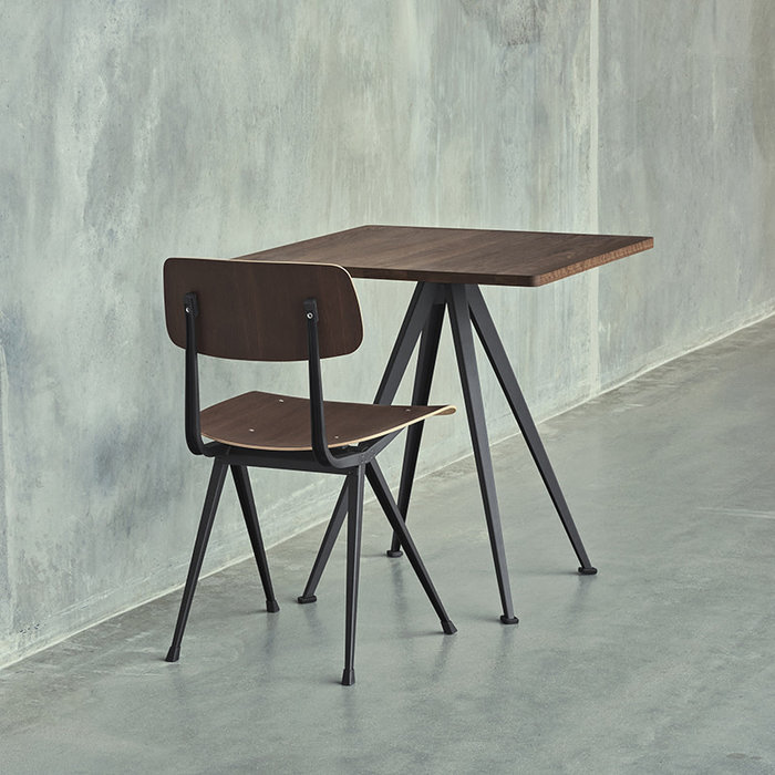 HAY Pyramid café table 21 - support en acier noir