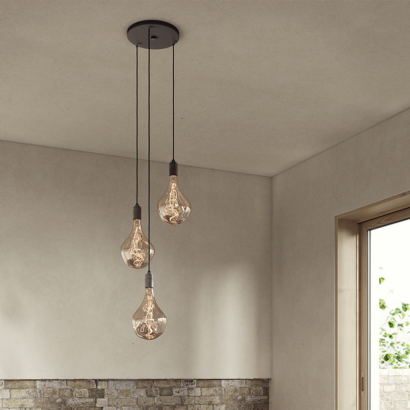 Bedrijf Hertogin bouwer Triple hanglamp graphite zwart plafondplaat- Tala LED / LIVINGDESIGN -  Livingdesign
