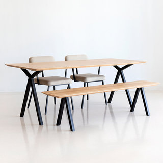 Studio Henk Table rectangulaire slim x-type - plateau chêne clair naturel