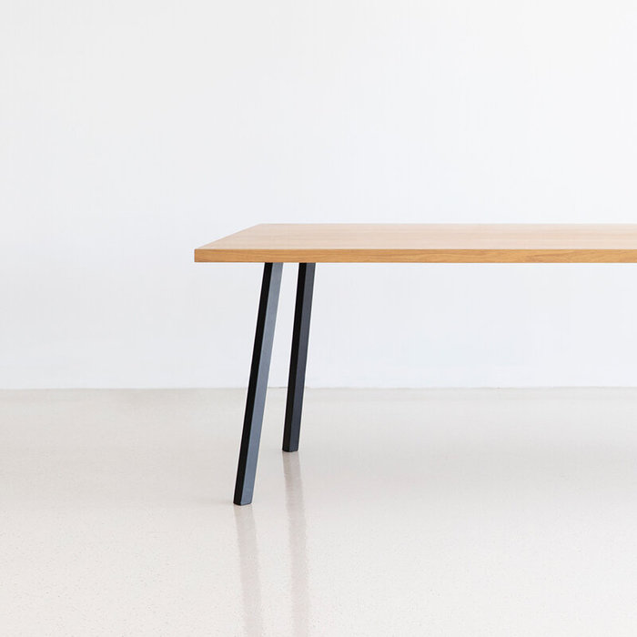 Studio Henk Table new classic rectangulaire - plateau en chêne clair naturel