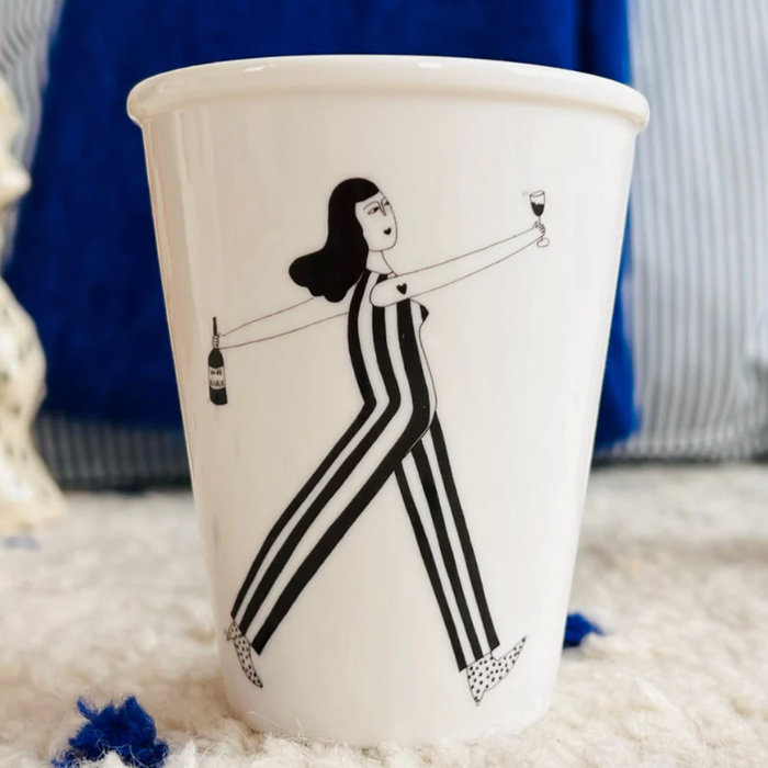 helen b Tasse - Wine o'clock