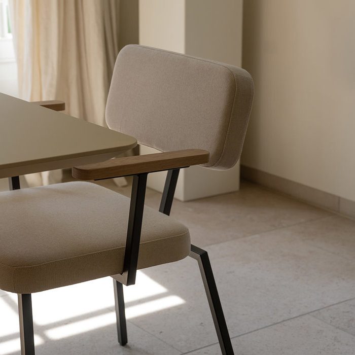 Studio Henk Ode dining armchair - black frame  - light oak armrest