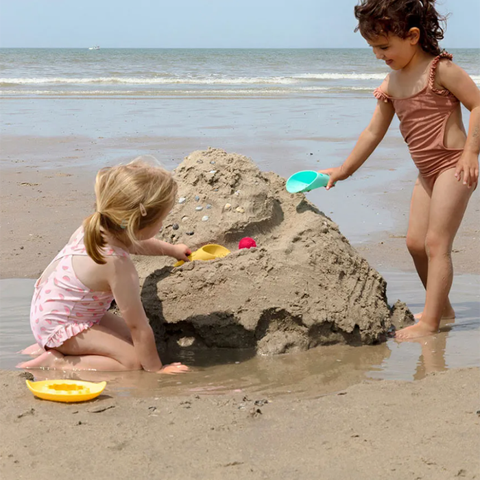 Quut Cuppi schepje, zeefje en bal - Banana Blue + cherry