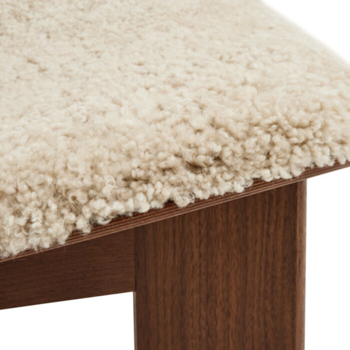 HAY Chaise longue Chisel - Noyer laqué à l'eau - Peau de mouton Mohawi 21