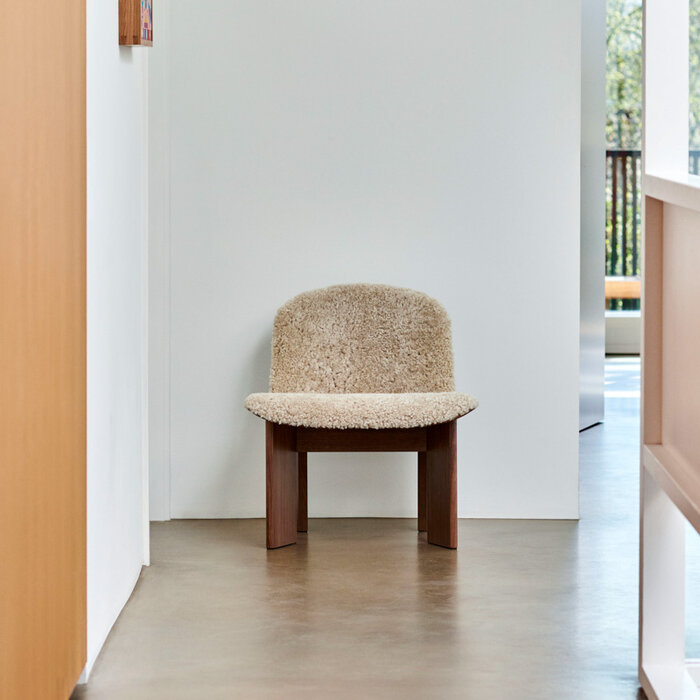 HAY Chaise longue Chisel - Noyer laqué à l'eau - Peau de mouton Mohawi 21