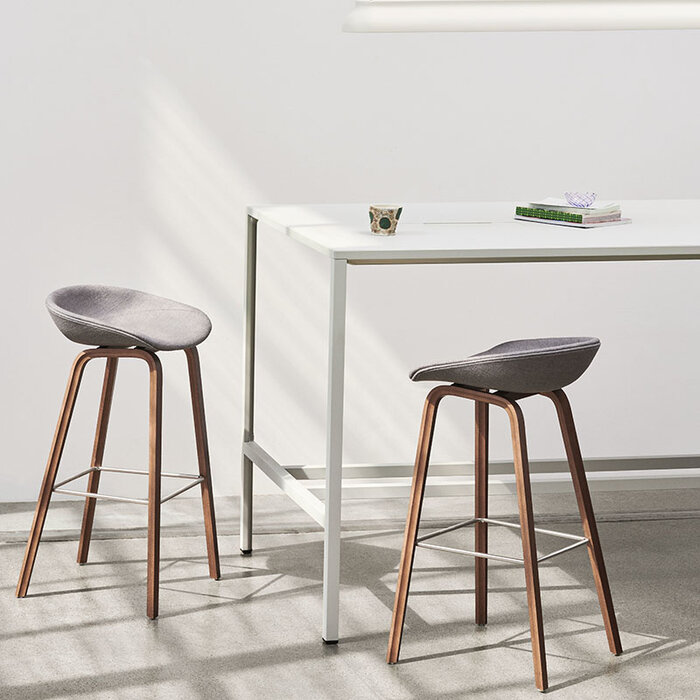 HAY Tabouret de bar 'About A Stool' AAS33 noyer rembourré