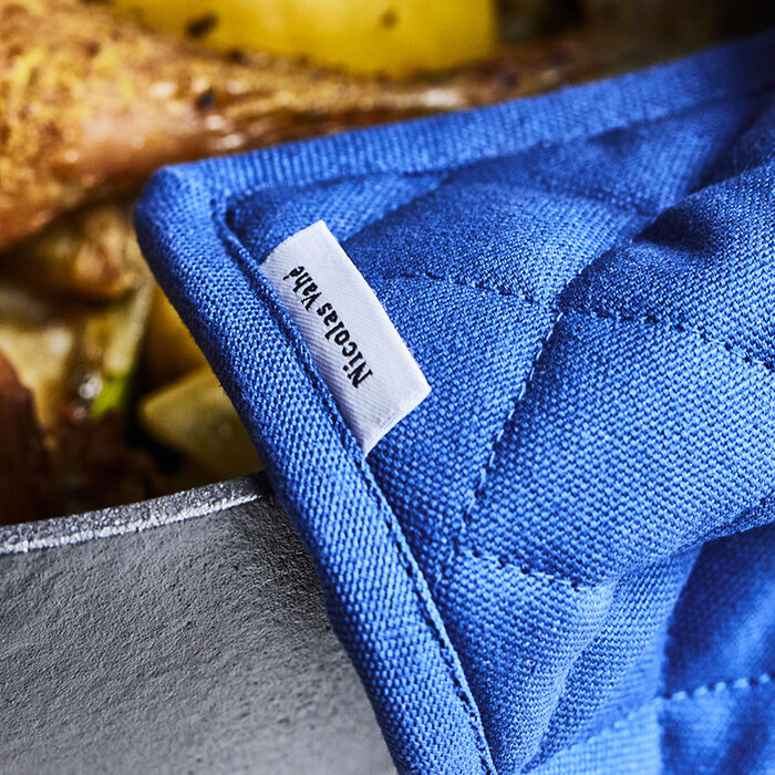 Nicolas Vahé Maniques de cuisine Bleu