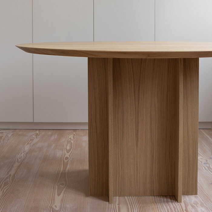 Studio Henk Column Quadpod Table - Chêne naturel laqué - Studio Henk