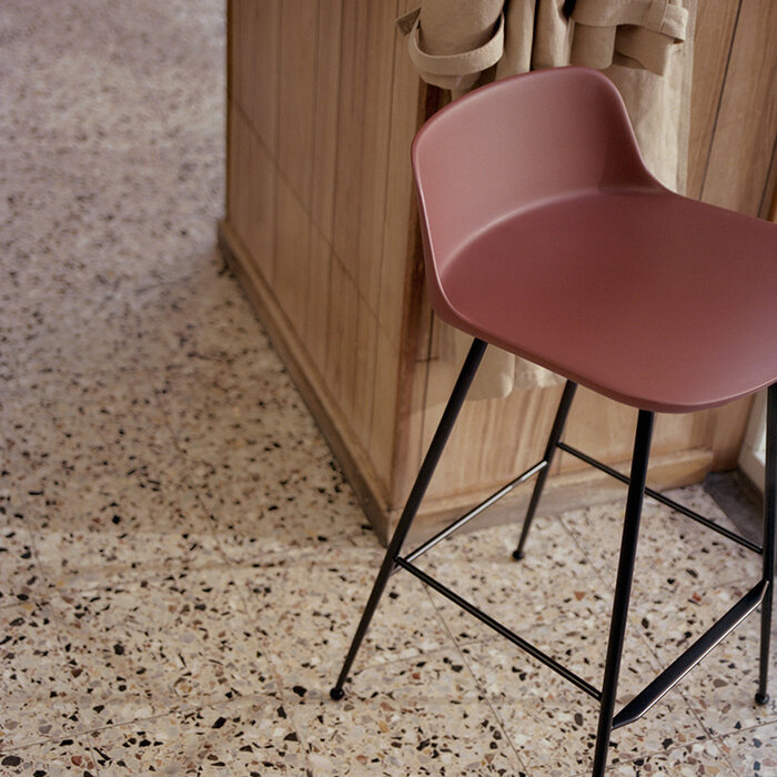 &Tradition Rely HW81 Tabouret de bar H65 à dossier bas - Base tube bronze - &Tradition