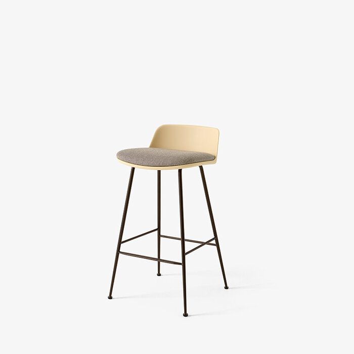 &Tradition Tabouret de bar HW82 H66.5 dossier bas - tapissé - base tube bronze - &Tradition