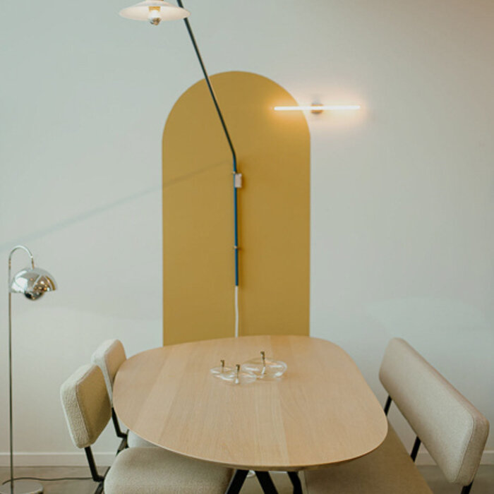 Studio Henk Table slim x-type Blob - plateau en chêne clair naturel