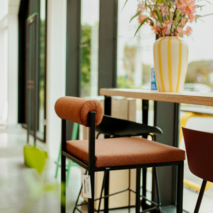 Studio Henk Bolster Tabouret de bar - châssis noir - Studio Henk