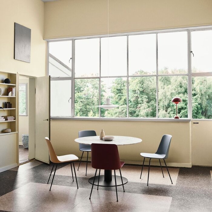 &Tradition Rely HW6 Chaise - Base tube noir - &Tradition