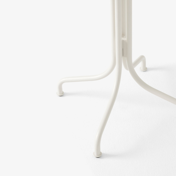 &Tradition Thorvald café table SC96 - &Tradition