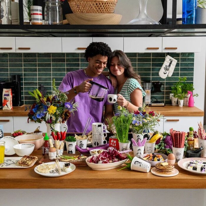 helen b Tasse - Overthinking - Helen B