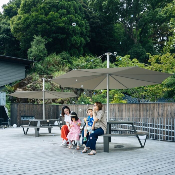 Extremis Pantagruel picnictafel met parasol - Hellwood - Extremis