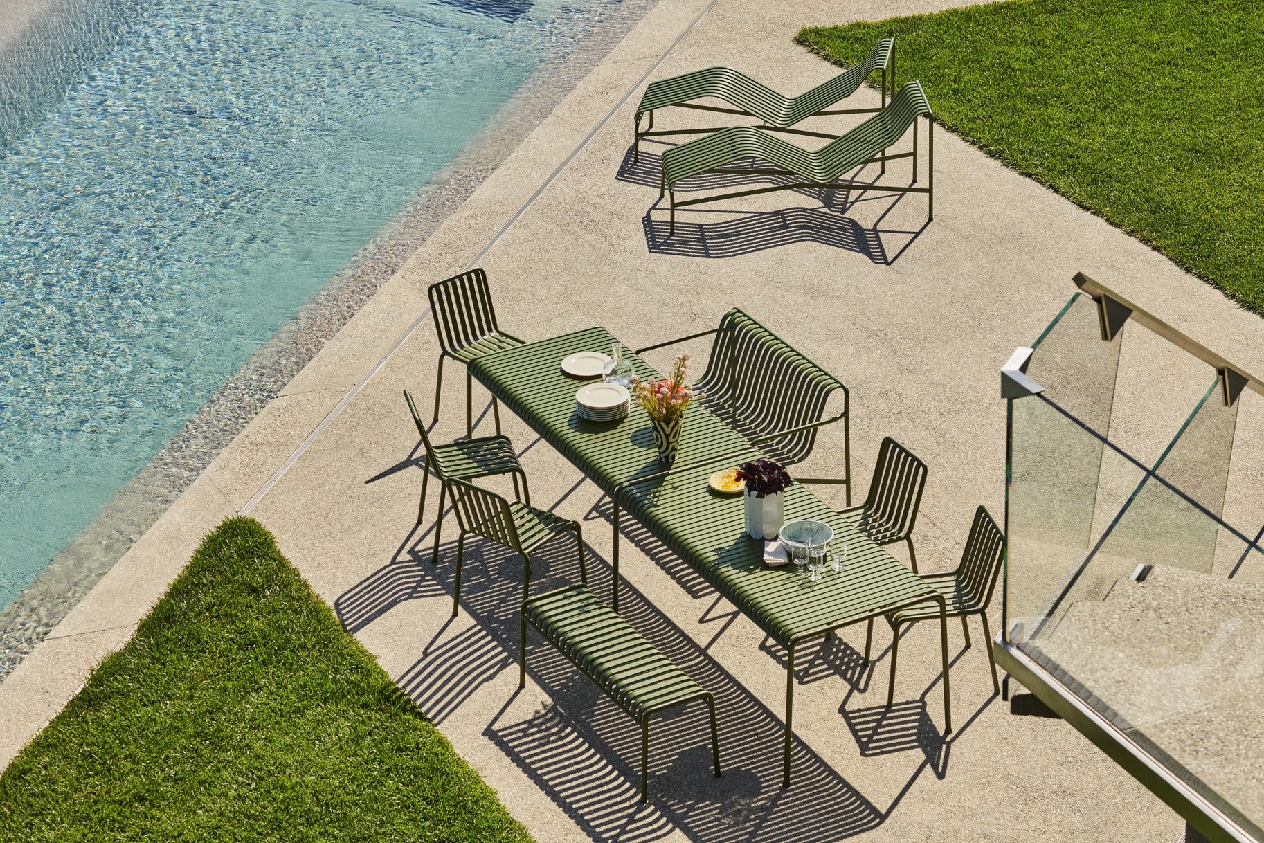 HAY Banc de repas Palissade avec accoudoirs - HAY