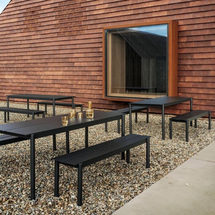 Muuto Linear tuinset tafel 140x75 + 2 banken 110x34