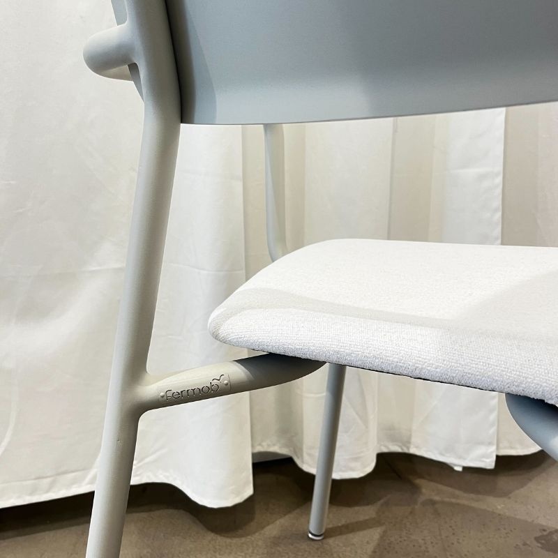 Fermob Chaise avec accoudoirs Studie - Clay grey/white - Fermob