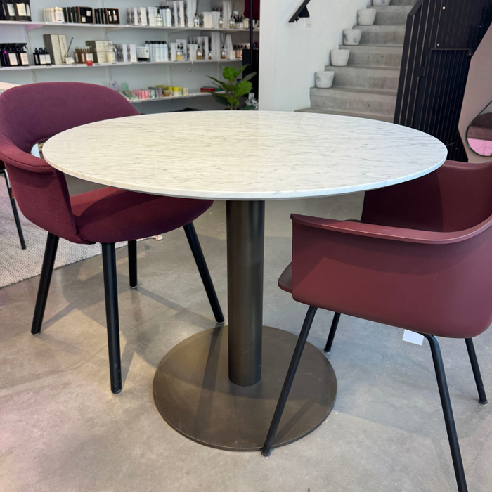 &Tradition In Between Tafel SK11 (showroommodel) - Ø90 - Bianco Carrara - Brons