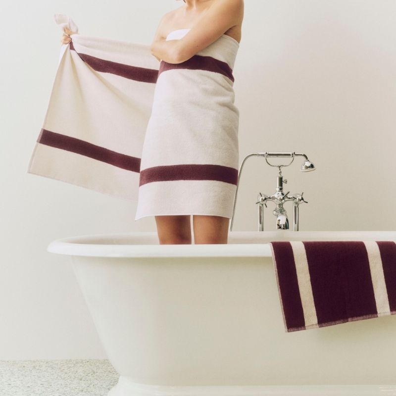 HAY Stripe badhanddoek (70x140cm) - HAY