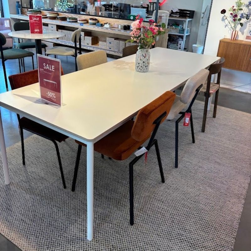 Muuto Base Table L - 250 x 90 cm - Modèle d'exposition