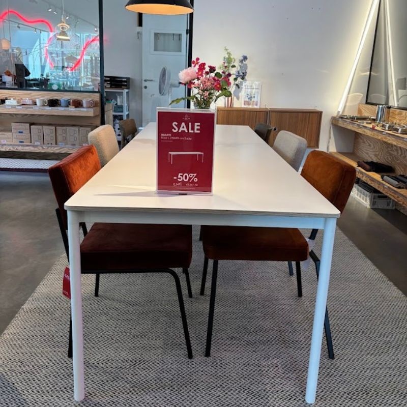 Muuto Base Table L - 250 x 90 cm - Modèle d'exposition
