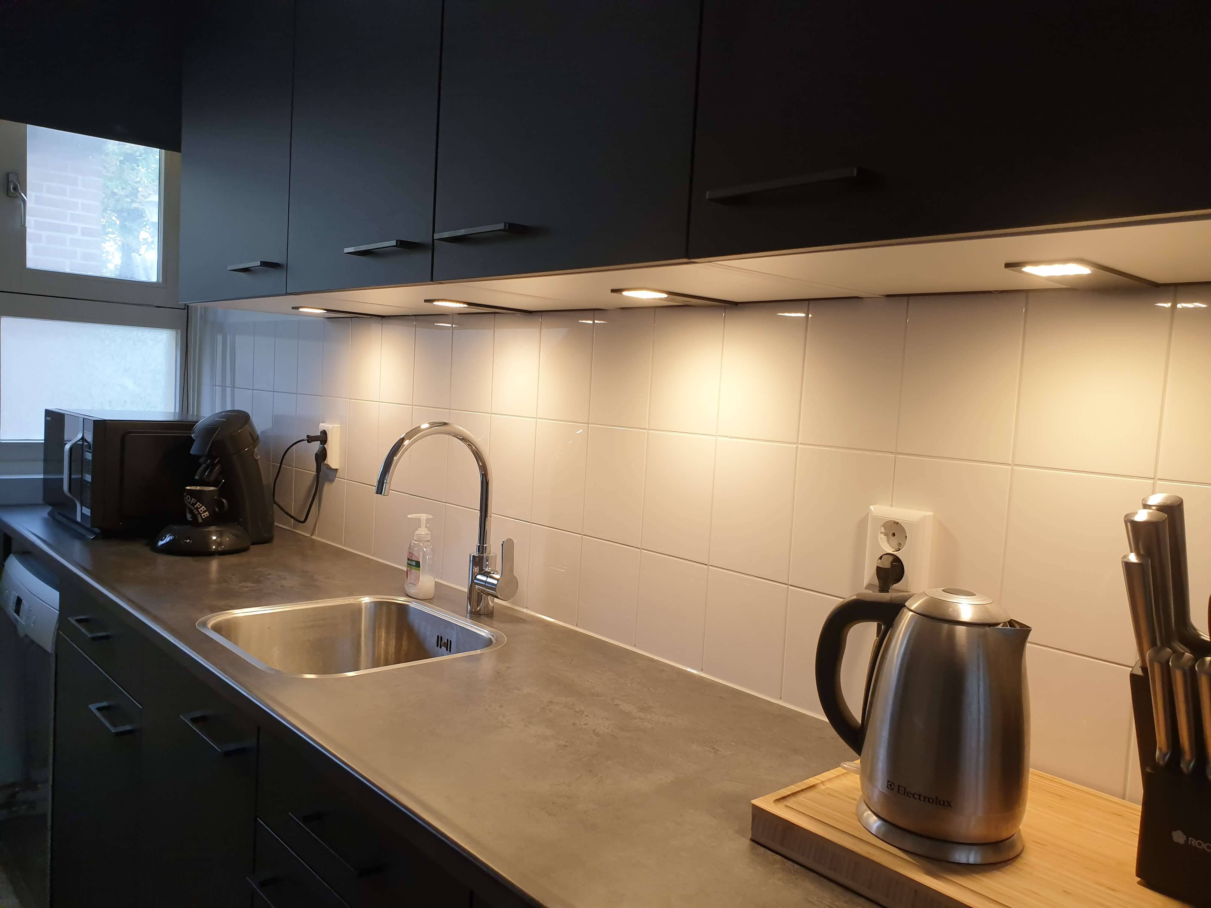 Geef je Keuken een Boost met Nieuwe Onderbouw Verlichting