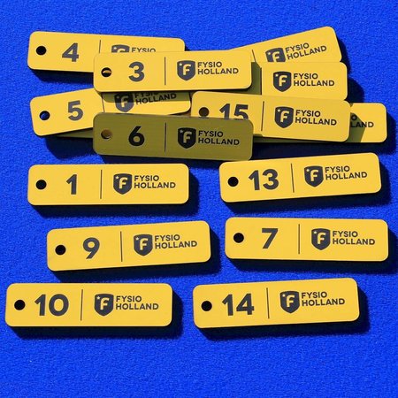 Dikke 3mm Kunststof Sleutelhangers & Sleutellabels Model E6 voorzien van jouw logo, tekst en nummering