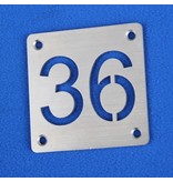Blank Aluminium of RVS Edelstaal Nummerplaatjes met uitgespaarde getallen, 50x50mm met 4 gaten