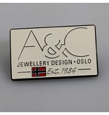 Kleine Logo's in metaal gegoten en emaille afwerking, 100 stuks tot 25mm.