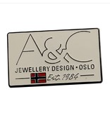 Kleine Logo's in metaal gegoten en emaille afwerking, 100 stuks tot 25mm.
