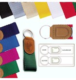 Leren sleutelhanger met keuze uit 10 kleuren nylonband in een neutrale uitvoering.