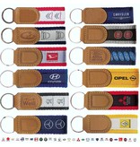 Leer sleutelhanger met geborduurde band