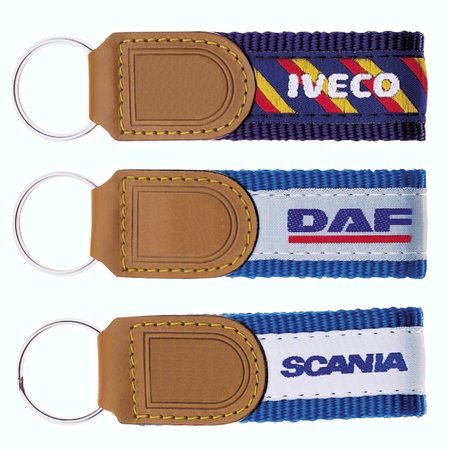 Leer sleutelhanger met geborduurde band