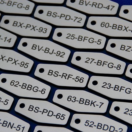 CombiCraft Sleutellabels Acrylaat wiebertje met jouw kentekens