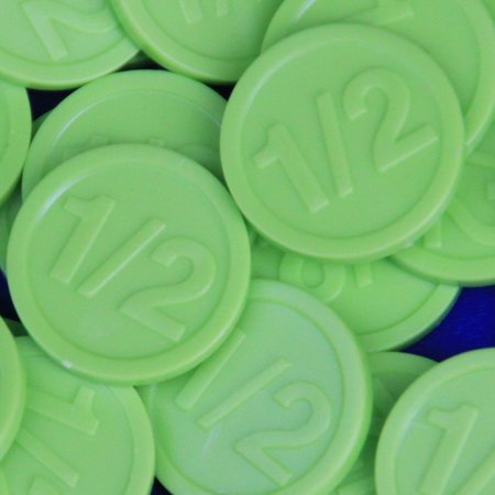 Plastic munten te huur met opschrift ½