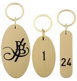 CombiCraft Felix ovale hotelsleutelhangers in gesatineerd en ongelakt Messing 78x20mm, 67x37mm of 85x45mm in een dikte van 1½mm.
