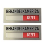 Schuifbordjes in een acrylaat schuifprofiel RVS-Look met een koptekst naar keuze eventueel in een eigen lettertype