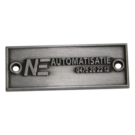 Voorbeeld van gegoten logoplaatje