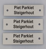 Logoplaatje Aluminium 70x20mm met twee gaatjes en jouw eigen logo