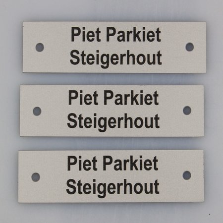 Logoplaatje Aluminium 70x20mm met twee gaatjes en jouw eigen logo