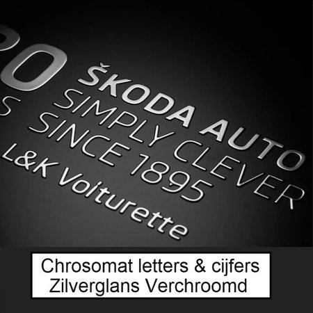 Chrosomax dunne 3d-letters en cijfers van mooi zilver glans verchroomd metaal en voorzien van dubbelzijdig tape.