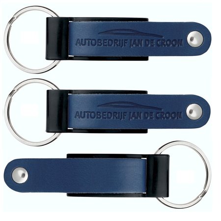 Leren of Kunstleren sleutelhangers  90x20mm met een brandlogo naar wens.  De Croon heeft een Zwart Nylon koppelstuk + sleutelring