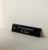 Gekleurd Aluminium Naamplaatje 70x20mm met 2 gaatjes