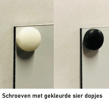 Huisnummer Phantom met het nummer in reliëf plexiglas op RVS-Look Acrylaat in 95x95x4,5mm