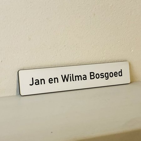 Kunststof naamplaatje 80x20mm voor bel, voordeur of brievenbus -  zonder bevestiging, geen tape of gaten