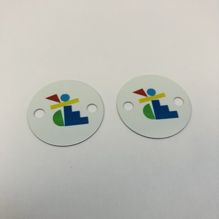 Logoplaatje Aluminium Rond 30mm en ½mm dik Full Colour bedrukt met 2 gaatjes of tape
